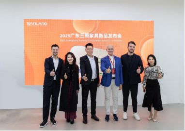 桌椅闪耀广州家博会创新设计摘双奖！开元棋牌app三朗FINN系列餐(图2)
