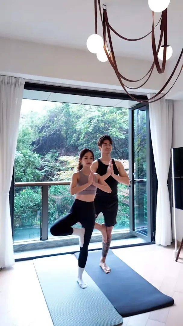 即豪宅瑜伽照曝光无敌山景尽收眼底！开元ky棋牌TVB小生郭子豪闪婚在(图5)